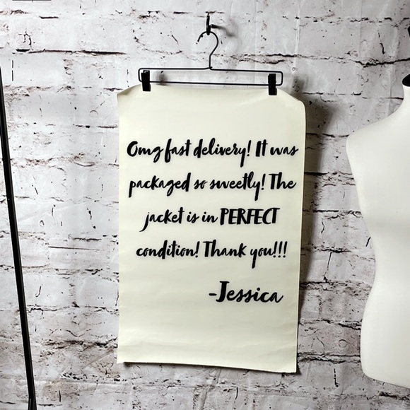 Bookmark My Closet 🖤 - Picture 8 of 10